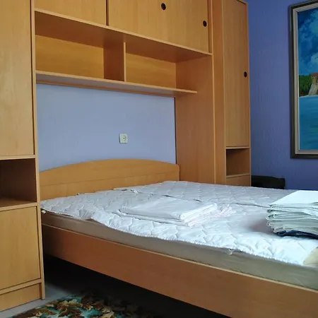 Vana Apartament Kampor